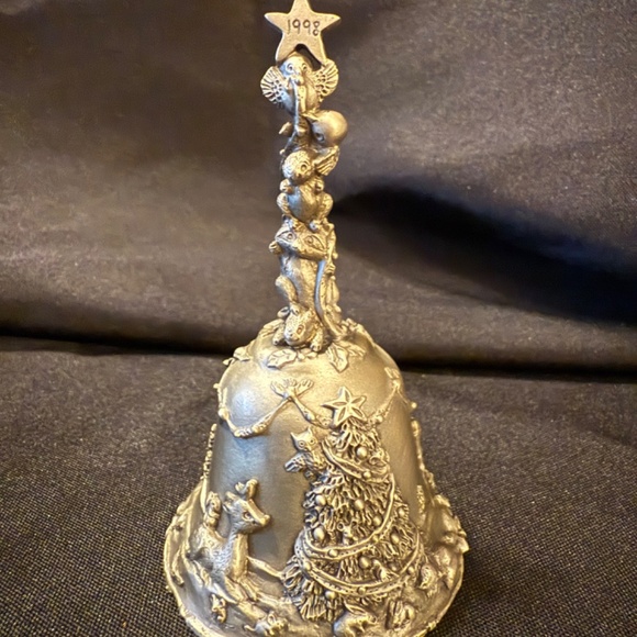 Set of 2 Fort Pewter Christmas Bells - Picture 5 of 8